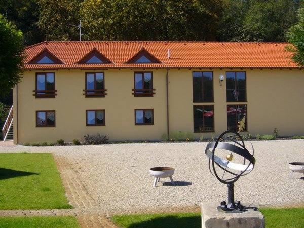 Marina Vltava Hotell Nelahozeves Exteriör bild